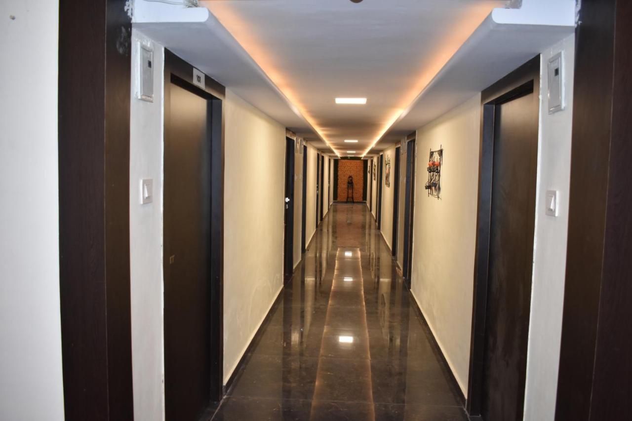 Hotel Shagun Residency Matura Exterior foto