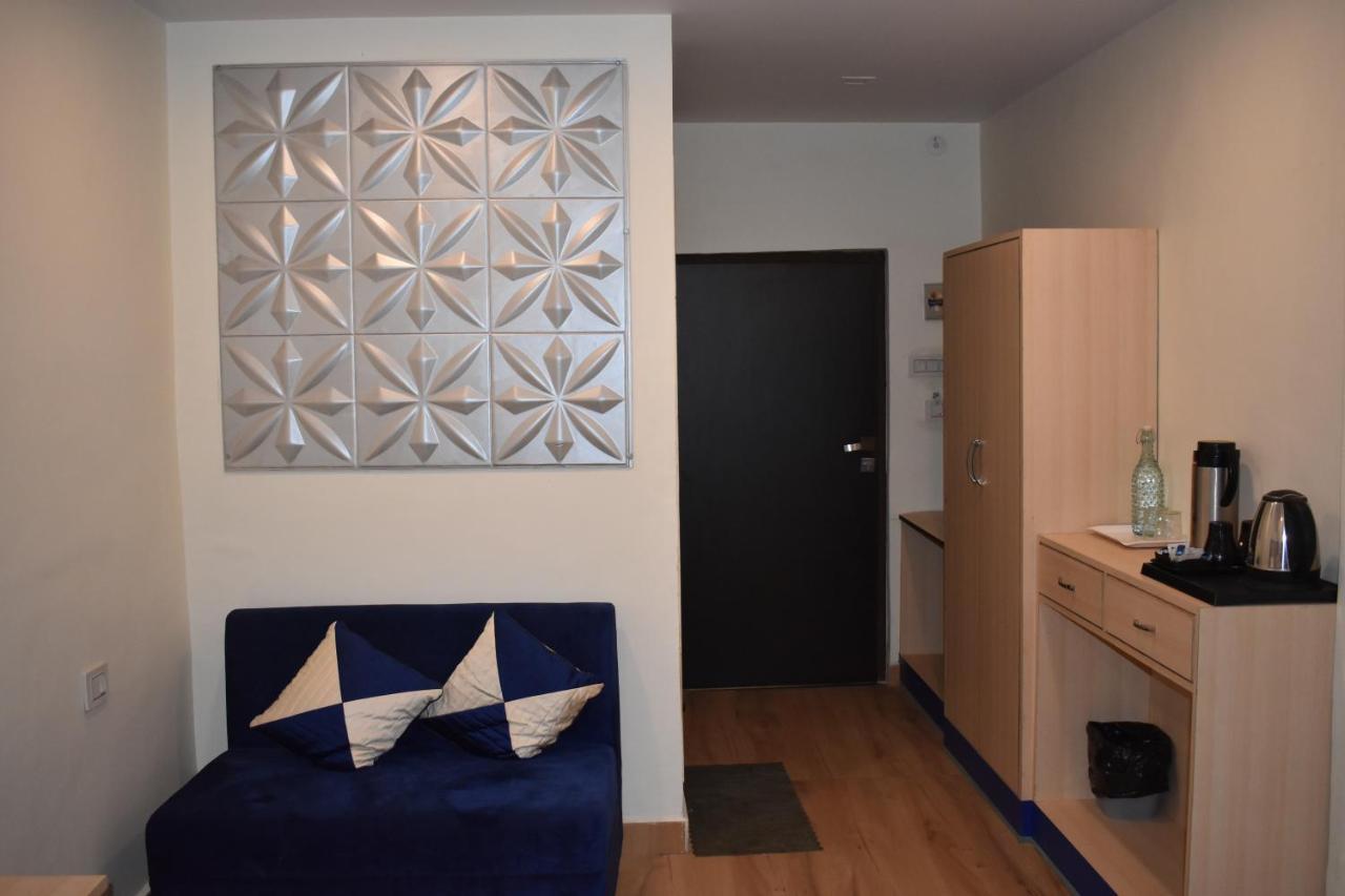 Hotel Shagun Residency Matura Exterior foto